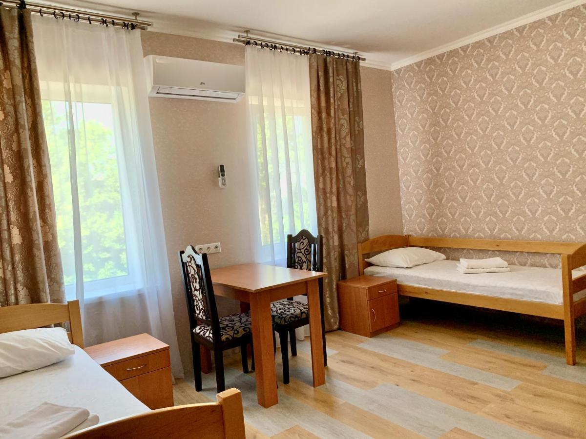 Мини-Гостиница Три Коня Pereyaslav-Khmelʼnytsʼkyy Esterno foto